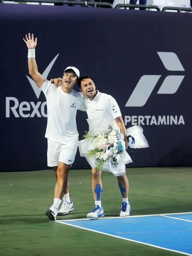 [Fimela] Momen kemenangan Raffi Ahmad - Dion Wiyoko di Lagi-Lagi Tenis