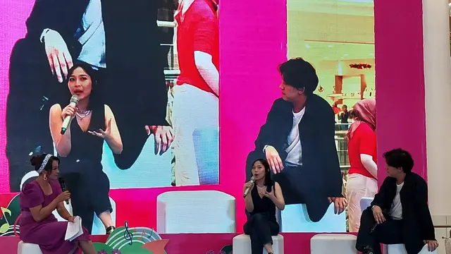 Rinni Wulandari dan Jevin Julian menjelaskan mengenai pentingnya team work antara suami istri dalam mendidik buah hati agar tercipta keluarga bahagia