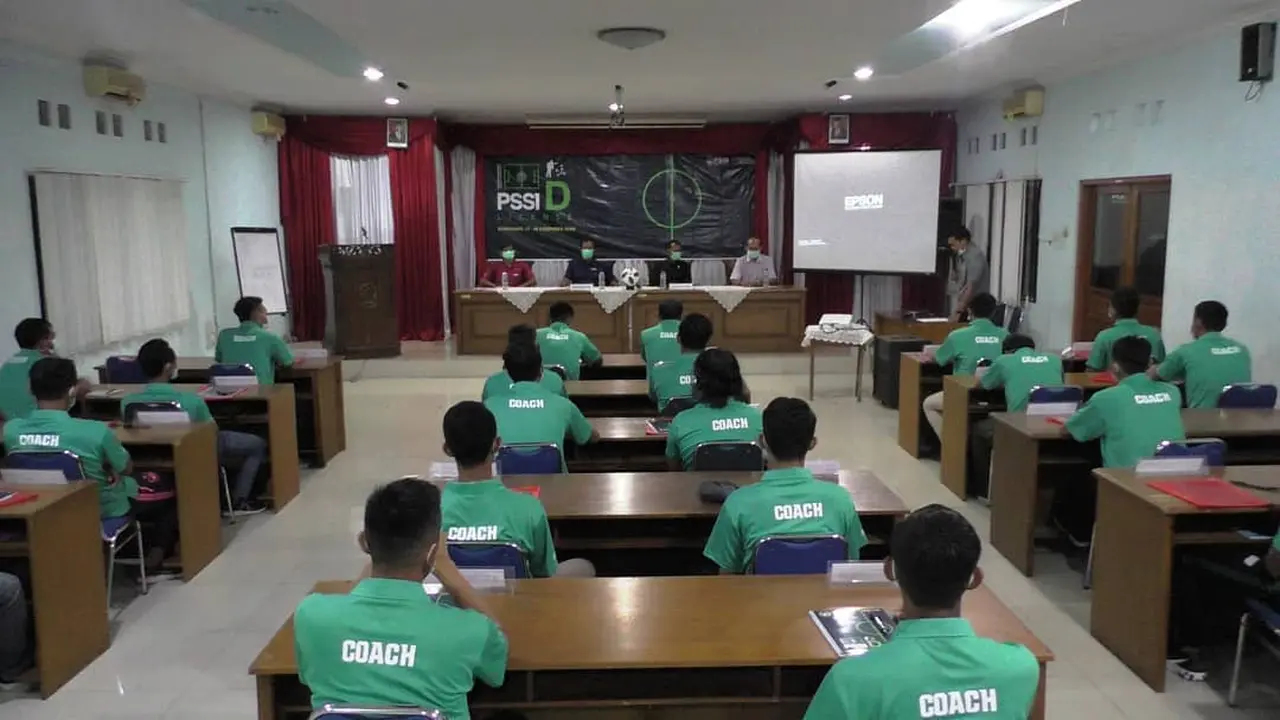 Kursus kepelatihan lisensi D AFC