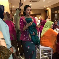 Ayu Dewi menggelar acara akikahan anak kedua. (Instagram/aphsoundlab)