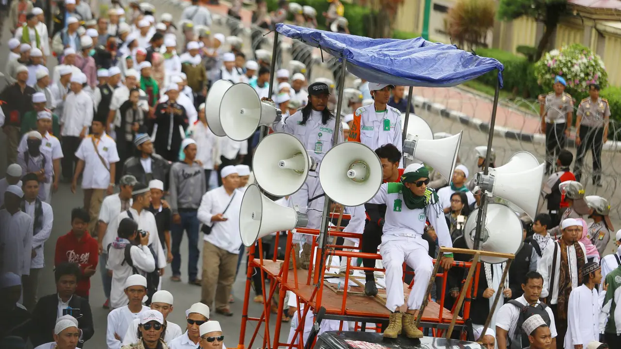 20170116-Ribuan-Massa-FPI-Demo-di-Depan-Mabes-Polri-Jakarta-IA