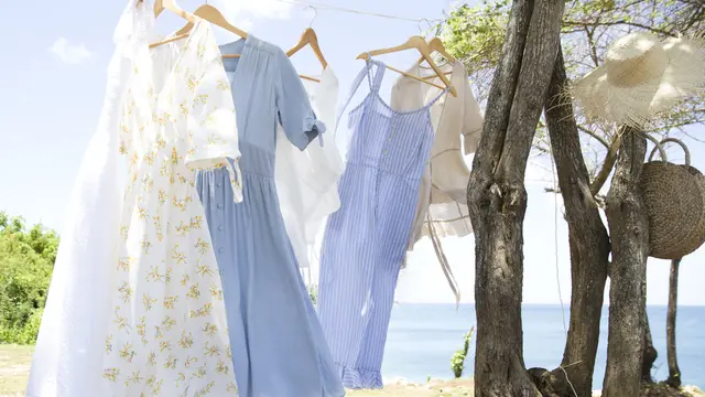 Ilustrasi menjemur pakaian