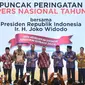 Menteri Rini sabet penghargaan kepedulian terhadap pers. (Foto: dok Kementerian BUMN)