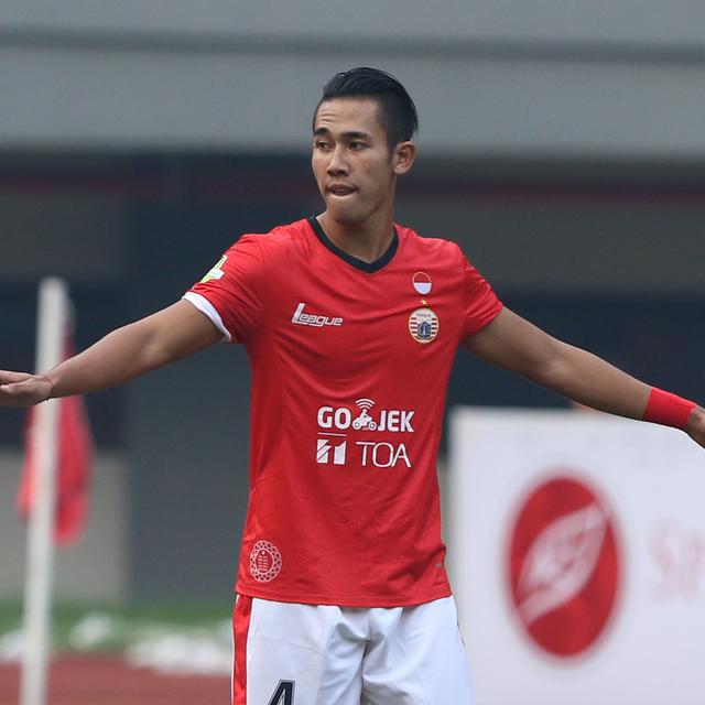 Bek Persija Pamer Pelukan Mesra Dengan Ariel Tatum Bola Liputan6 Com