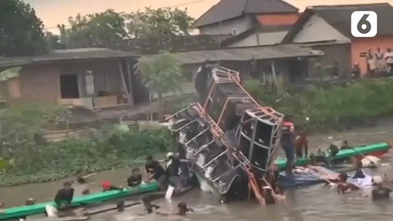 Perahu sound horeg terbalik di sungai