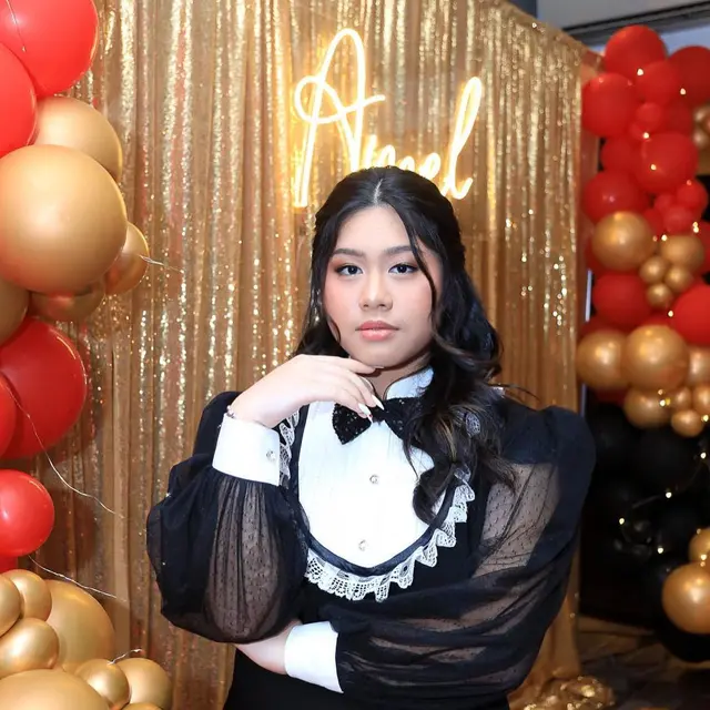 6 Potret Amel Anak Ussy Sulistiawaty yang Beranjak Remaja, Kini Genap 17 Tahun