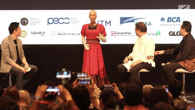 Penampilan Sophia, Robot Tercerdas di Dunia Saat Berkebaya