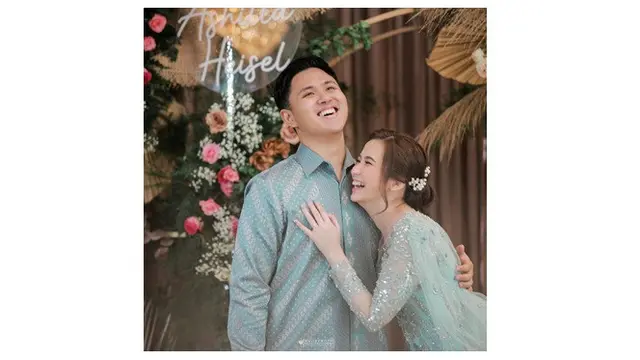 7 Potret Ashilla Zee Eks Blink Resmi Dilamar Kekasih, Penuh Haru Bahagia