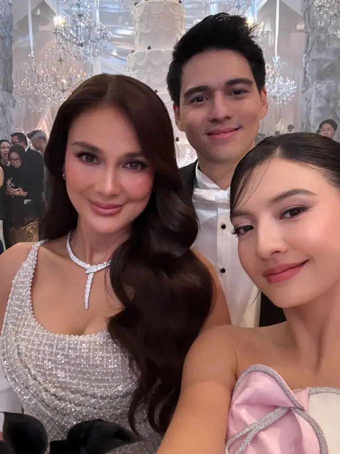Raline Shah di Resepsi Pernikahan Luna Maya dan Maxime