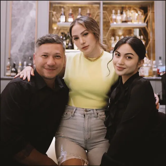 Unggah Foto Mesra, Ini 6 Potret Kebersamaan Gading Marten dan Ariel Tatum