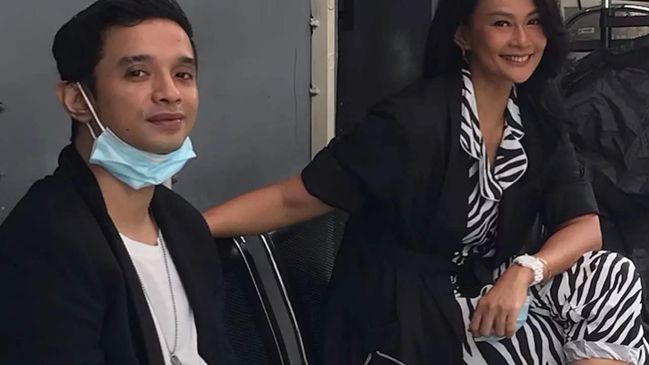 [Fimela] Onci Ungu dan Endhita