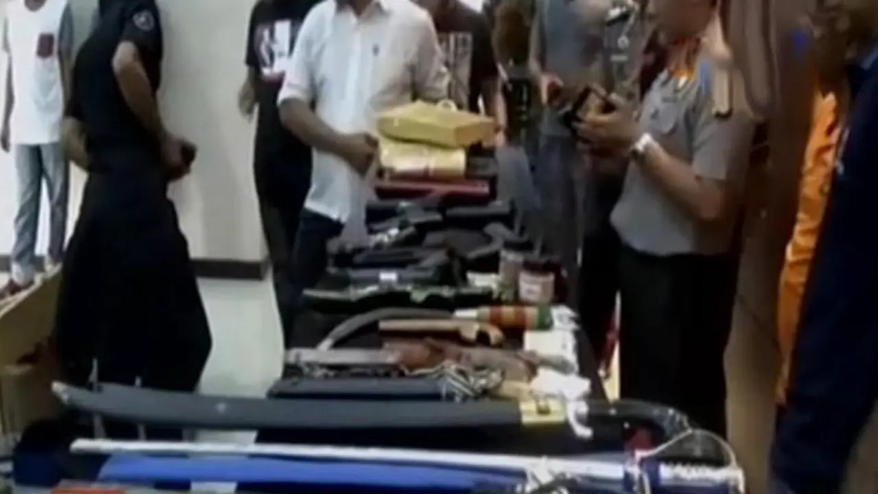 VIDEO: Kelompok Radikal Miliki Senjata Dari Hasil Penipuan Online