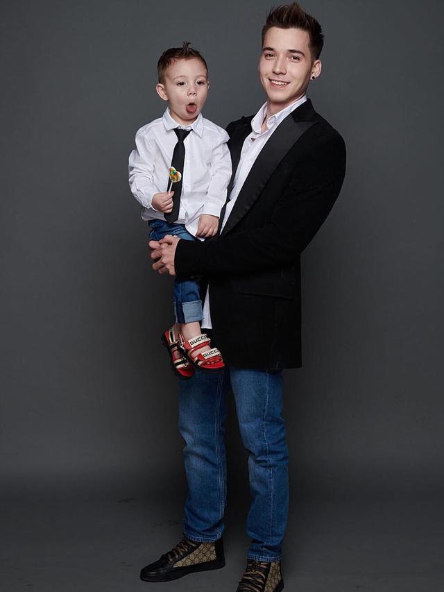 7 Pemotretan Stefan William Bareng Anaknya Ini Curi Perhatian