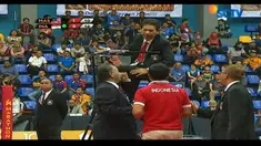 Wasit asal Singapura membuat sejumlah keputusan kontroversial saat pertandingan sepak takraw putri Indonesia kontra Malaysia.