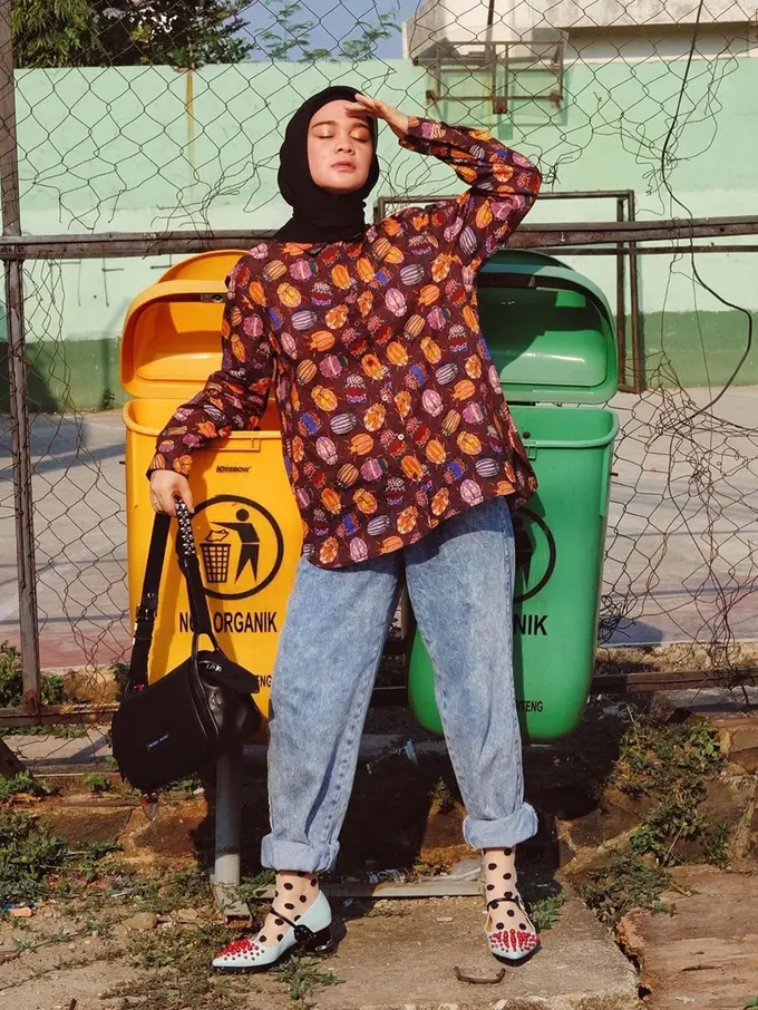 FOTO: Gaya OOTD Tantri Namirah di Lokasi Tak Biasa,Tampil Stylish