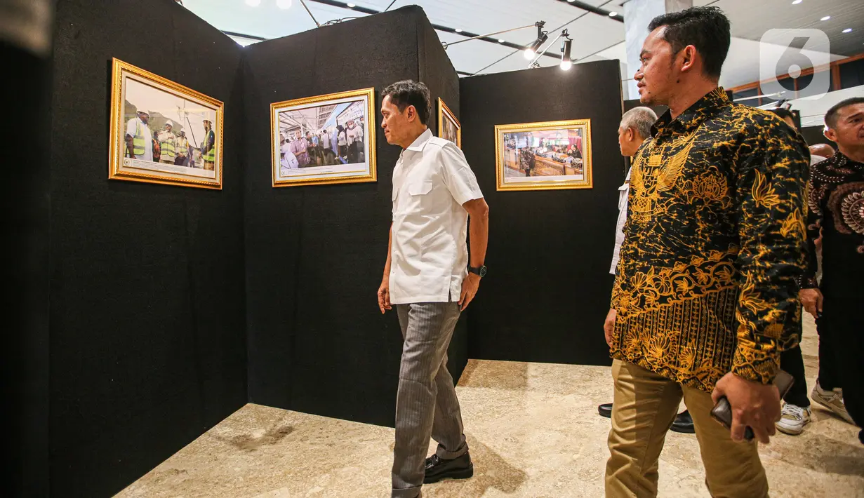 Pameran tersebut menampilkan 101 karya dari 16 wartawan foto parlemen. (Liputan6.com/Faizal Fanani)