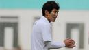 Asisten pelatih Timnas Indonesia, Gong Oh-kyun, saat sesi latihan di Stadion Wibawa Mukti, Cikarang, Senin (13/1/2020). Gong Oh-kyun dinyatakan postif terpapar virus corona. (Bola.com/M Iqbal Ichsan)