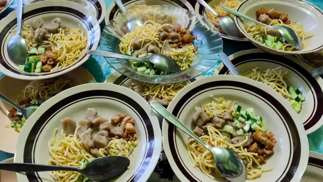 Bosan dengan Menu Lebaran Berbahan Daging, Yuk Cobain Rujak Mi Palembang