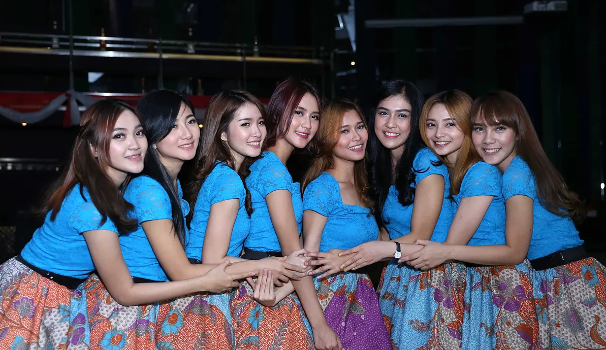 Girlband Cherrybelle bakal didapuk sebagai ikon game online 'Dance Up'. Game yang sangat populer di negeri Cina. Pihak penyedia game, Mavis menganggap girlband itu layak mewakili game tersebut. (Nurwahyunan/Bintang.com)