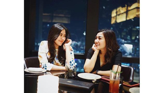 7 Potret Kompak Nisya Ahmad dan Syahnaz, Sibling Goals Banget