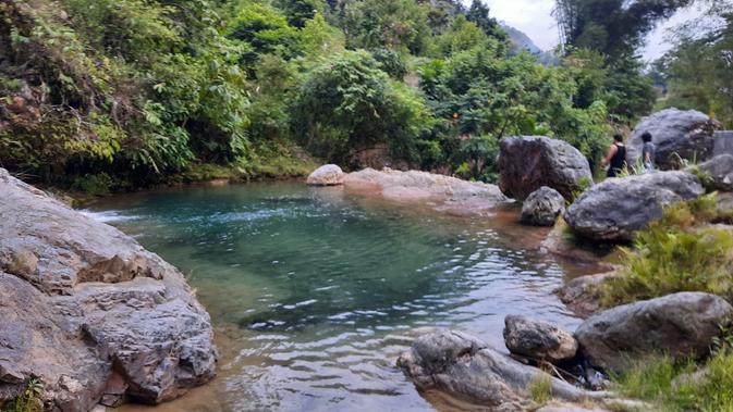 Salah satu kolam yang menjadi bagian dari air tujuh tingkat di Aceh Selatan (Liputan6.com/Rino Abonita)
