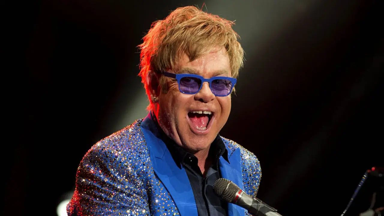 Elton John sangat ingin bertemu dengan Presiden Rusia Vladimir Putin