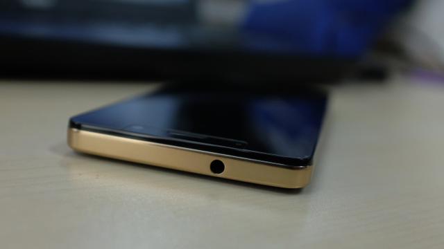Fisik Andromax R - 6