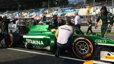Pembalap kebanggaan Indonesia, Rio Haryanto, bersiap mengikuti lomba balap GP2 di Sirkuit Monza, Italia, (7/9/2014). (Liputan6.com/Nurseffi Dwi Wahyuni)