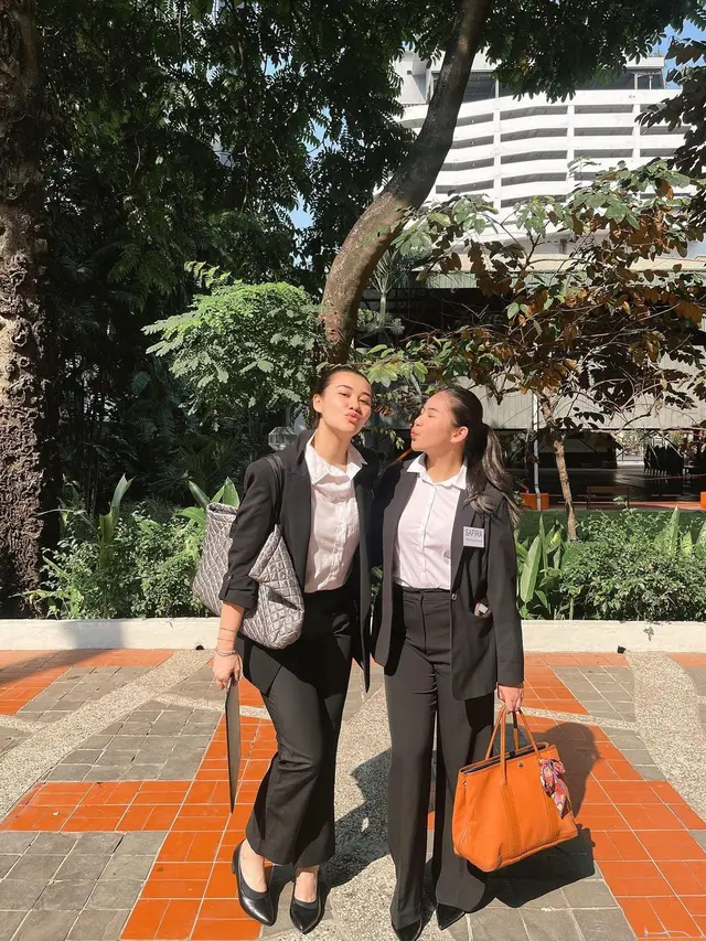 Tetap Fokus Pendidikan, Ini 8 Momen Aaliyah Massaid Jalani Ujian Tengah Semester di Kampus