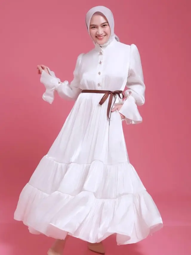 Inspirasi Busana Lebaran Warna Putih