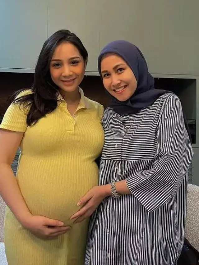 Diterpa Isu Perselingkuhan, Ini 6 Potret Kedekatan Nagita Slavina dan Mimi Bayuh