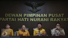 DPP Partai Hanura memberikan keterangan pers di kantor DPP Partai Hanura, Jakarta, Kamis (10/11). Hanura memastikan Wiranto masih tercatat sebagai ketua umum non-aktif (Liputan6.com/Johan Tallo) 