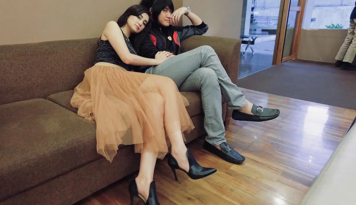 Kevin Aprilio dan Vicy Melanie