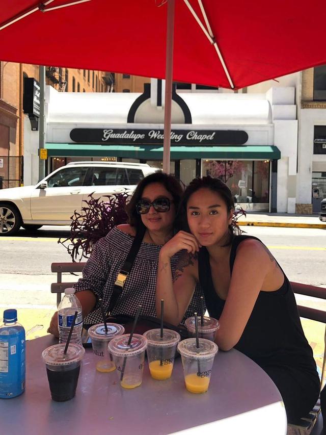 Jarang Terekspos, Ini 6 Potret Chef Renatta Moeloek dan Ibunda yang Seorang CEO