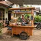 8 Desain Gerobak Kayu Sederhana Tapi Bisa Narik Pelanggan, Cocok Buat Jualan di Depan Rumah