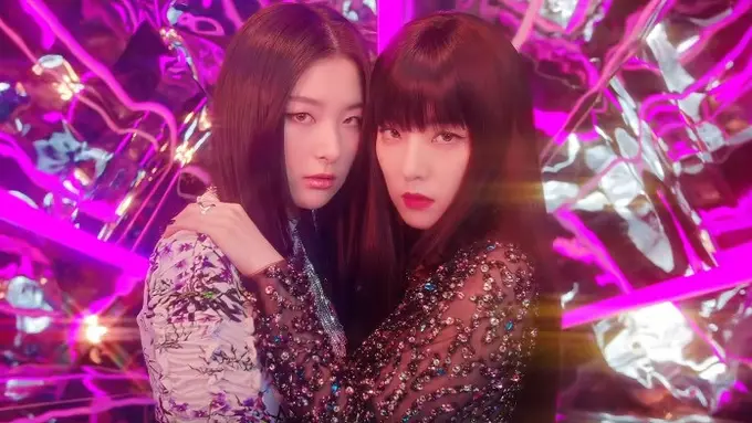Inspirasi Makeup Look ala Irene & Seulgi di MV Monster, Saatnya Jadi Fearless Lady!