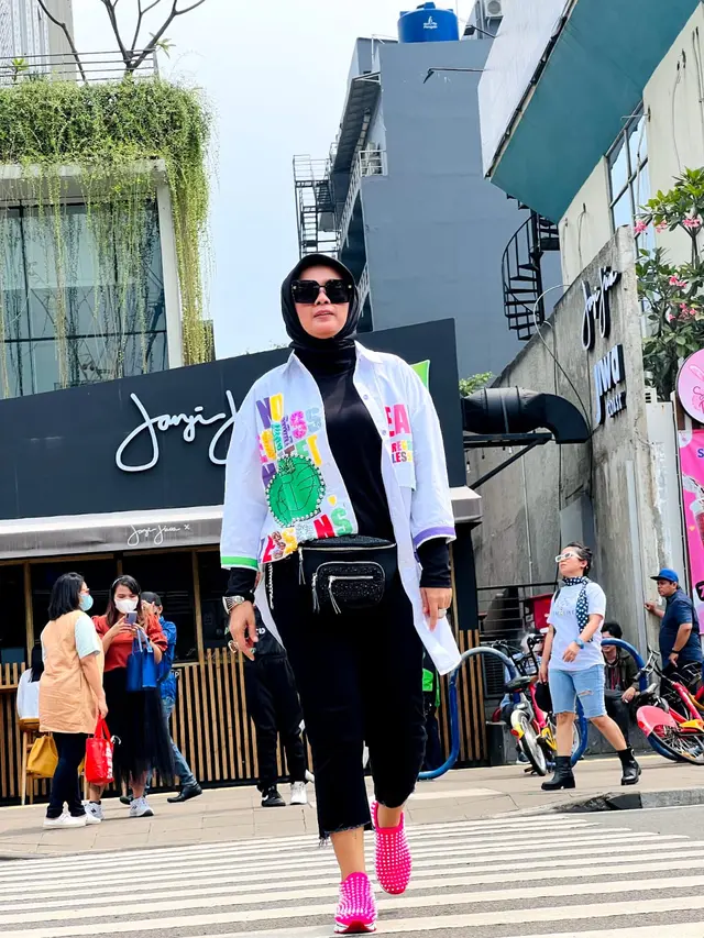 Neng Dessy. (Foto: Dok. Koleksi Pribadi Neng Dessy)