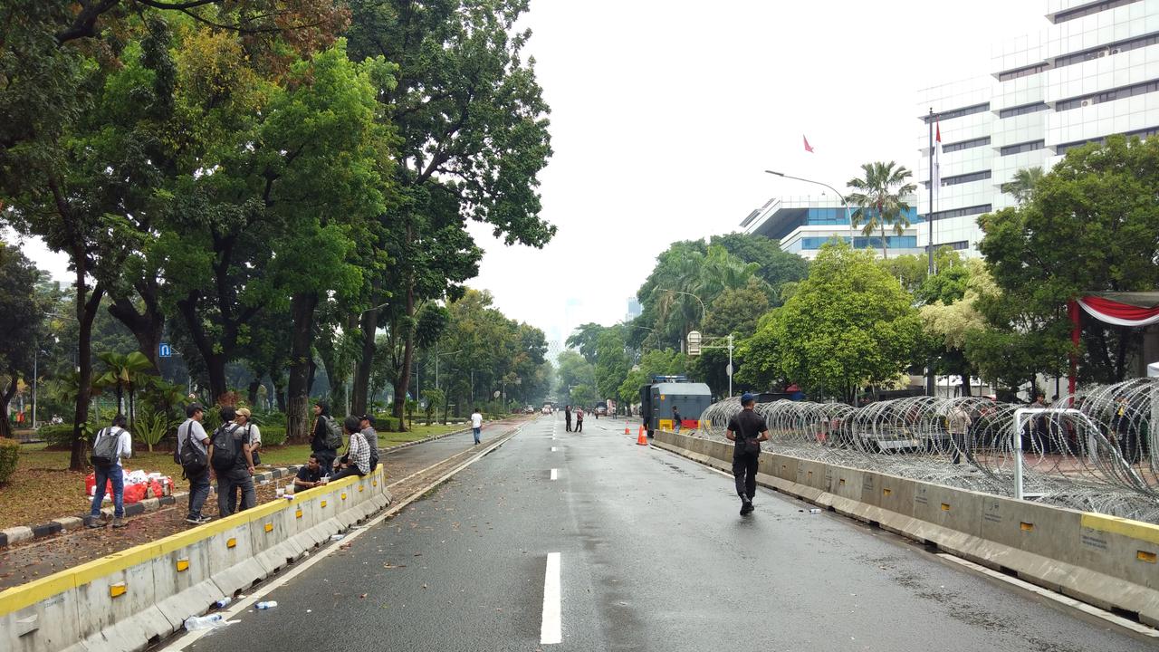 Begini Situasi di Luar Gedung MK Saat Sidang Perdana Digelar