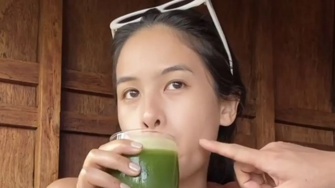 Momen Liburan Maudy Ayunda Bareng Suami di Bali, Mesra Banget