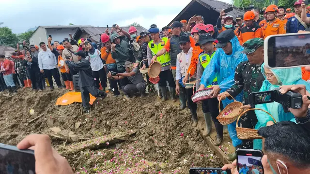 Operari SAR hari ke-10 longsor di di Dukuh Situkung, Desa Pandanarum, Kecamatan Pandanarum, Kabupaten Banjarnegara, Jawa Tengah.