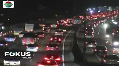 Puluhan ribuan kendaraan sejak Minggu 1 April petang memadati ruas Tol Cikampek menuju Jakarta.