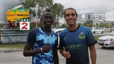 Mantan pemain Persib Bandung, Makan Konate bertemu dengan eks playmaker Arema Cronus, Gustavo Lopez di Terengganu, Malaysia (26/1/2016). Mereka masih menggunakan bahasa Indonesia untuk komunikasi satu sama lain.