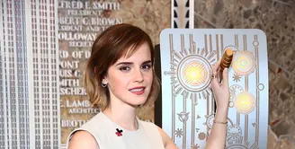 Siapa yang tak kenal dengan karakter Hermione Granger dalam film Harry Potter. Karakter Hermione sebagai gadis pintar ternyata ada di kehidupan nyata Emma Watson. (AFP/Bintang.com)