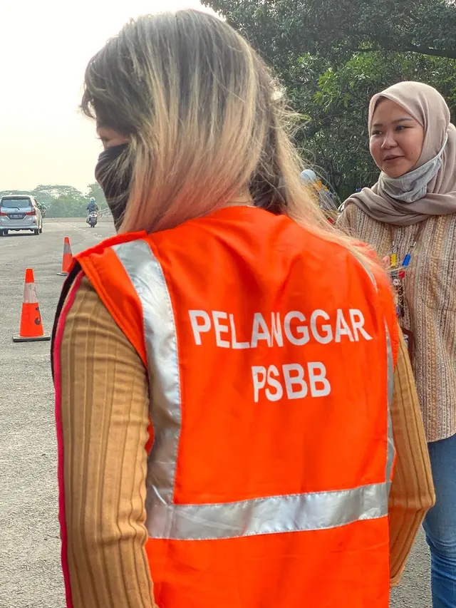 5 Potret Dinar Candy Saat Dapat Hukuman Akibat Langgar PSBB, Curi Perhatian