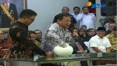 Nampak sejumlah pimpinan partai turut hadir dalam pengundian nomor urut. Di antaranya, Ketua Umum PDI Perjuangan Megawati Soekarnoputri, Partai Golkar diwakili Airlangga Hartato.
