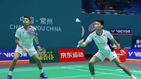 Ganda putra Indonesia, Fajar Alfian/Muhammad Shohibul Fikri, bermain pada babak pertama China Open 2025 di Olympic Sports Center Gymnasium, Changzhou, Selasa (22/7/2025). (PBSI)