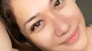 Meski baru bangun tidur, pesona BCL sangat terpancarkan. BCL tetap terlihat menawan dengan muka bantalnya. Netizen pun menyebut BCL bak bidadari yang tetap memesona meskipun tanpa memakai makeup. (Liputan6.com/IG/bclsinclair)