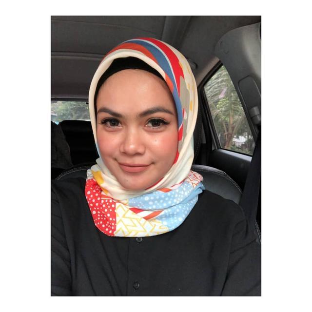 6 Potret Indah Indriana 'Istri Kedua' Pakai Hijab, Tampil Menawan