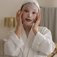 Ilustrasi perawatan masker wajah./copyright freepik