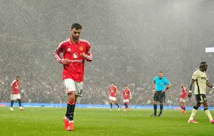 Rumah Mewah Bruno Fernandes Disatroni Maling Saat Manchester United Dilumat Como